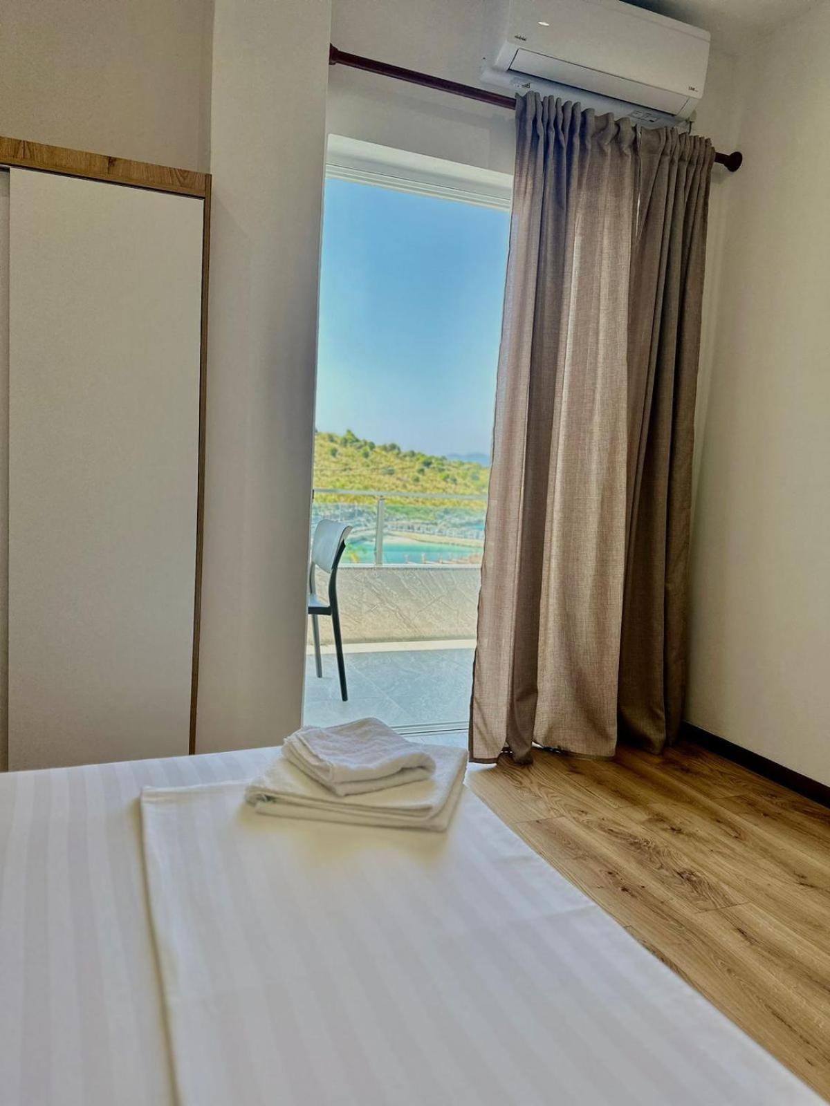 Apartaments Rraku Sarandë Buitenkant foto