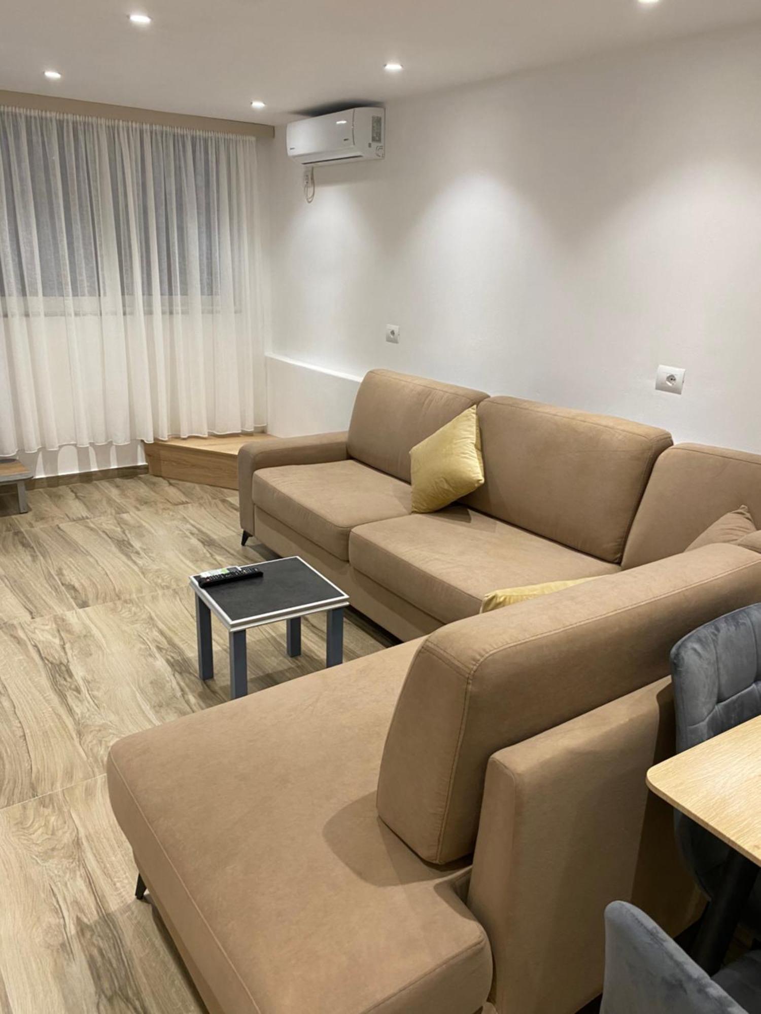 Apartaments Rraku Sarandë Buitenkant foto
