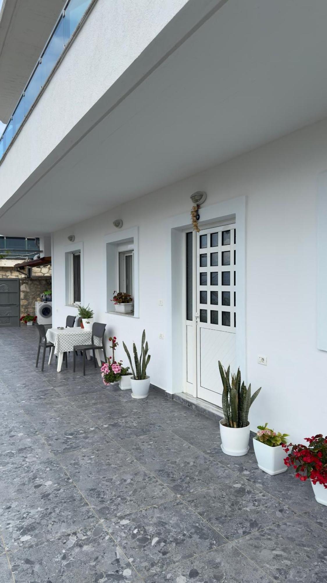 Apartaments Rraku Sarandë Buitenkant foto